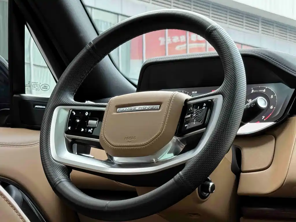 Land Rover Range Rover 2023 — фото 11