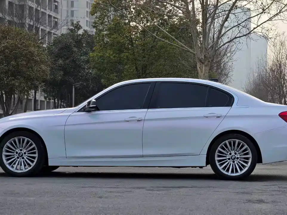 BMW 3 Series 2018 — фото 2