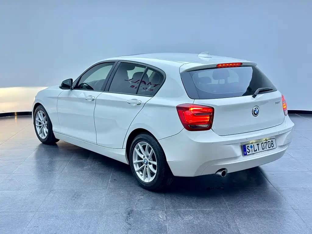 BMW 1 Series 2012 — фото 16