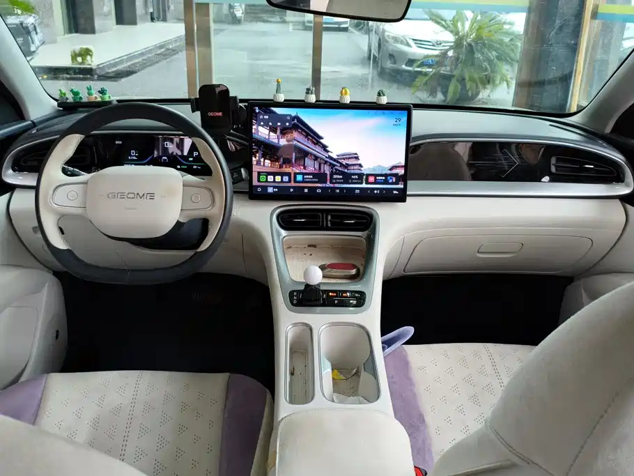 Geely Galaxy Starwish 2024 — фото 12