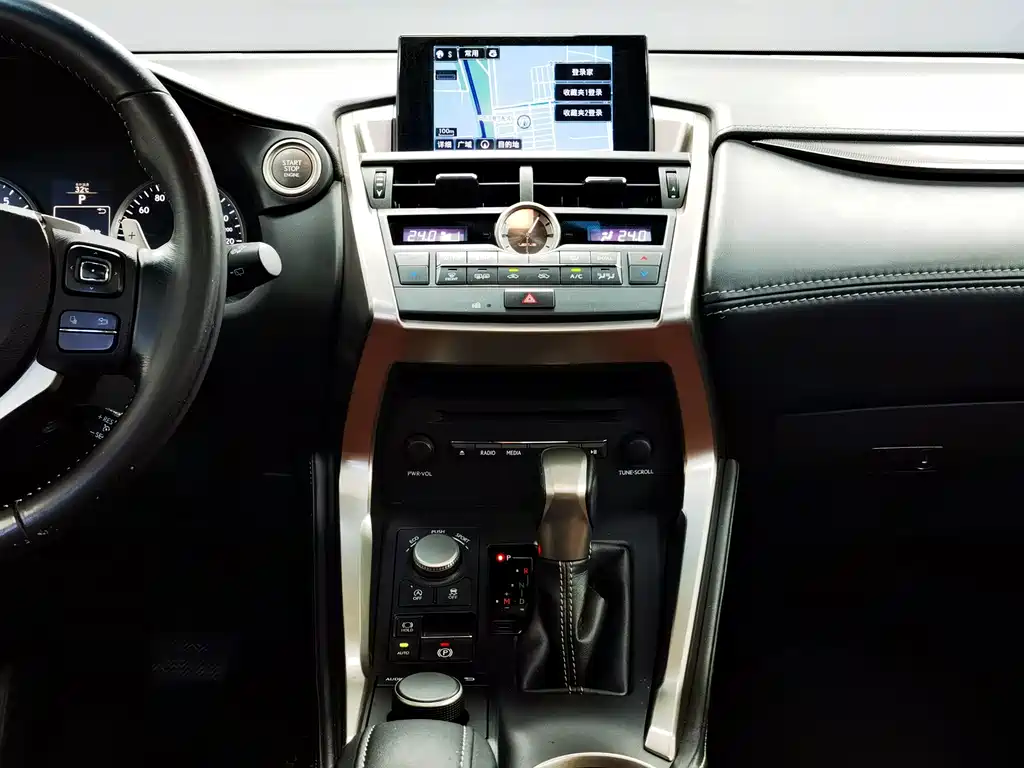 Lexus NX 2015 — фото 18