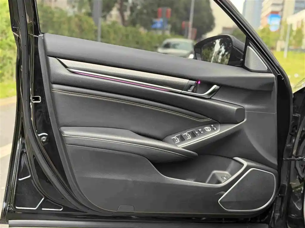 Honda Accord 2022 — фото 12