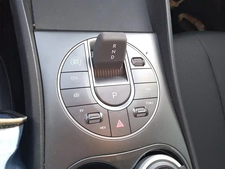 BYD Seal 05 DM-i 2025 — фото 16