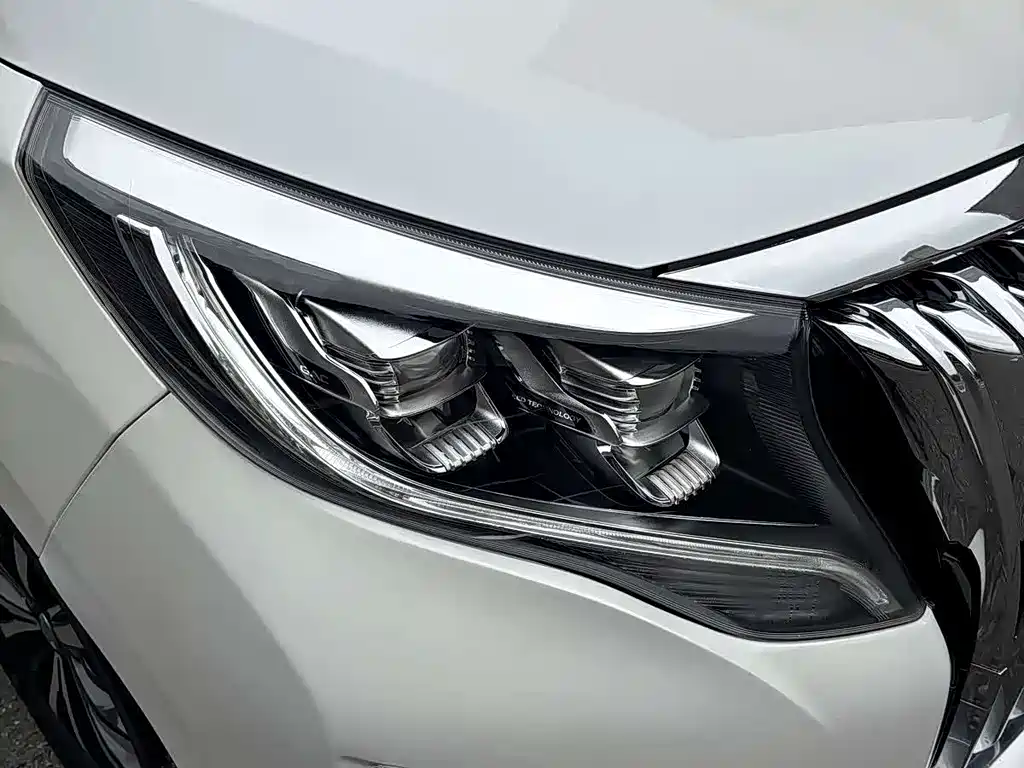 GAC Motor Trumpchi M8 2022 — фото 23