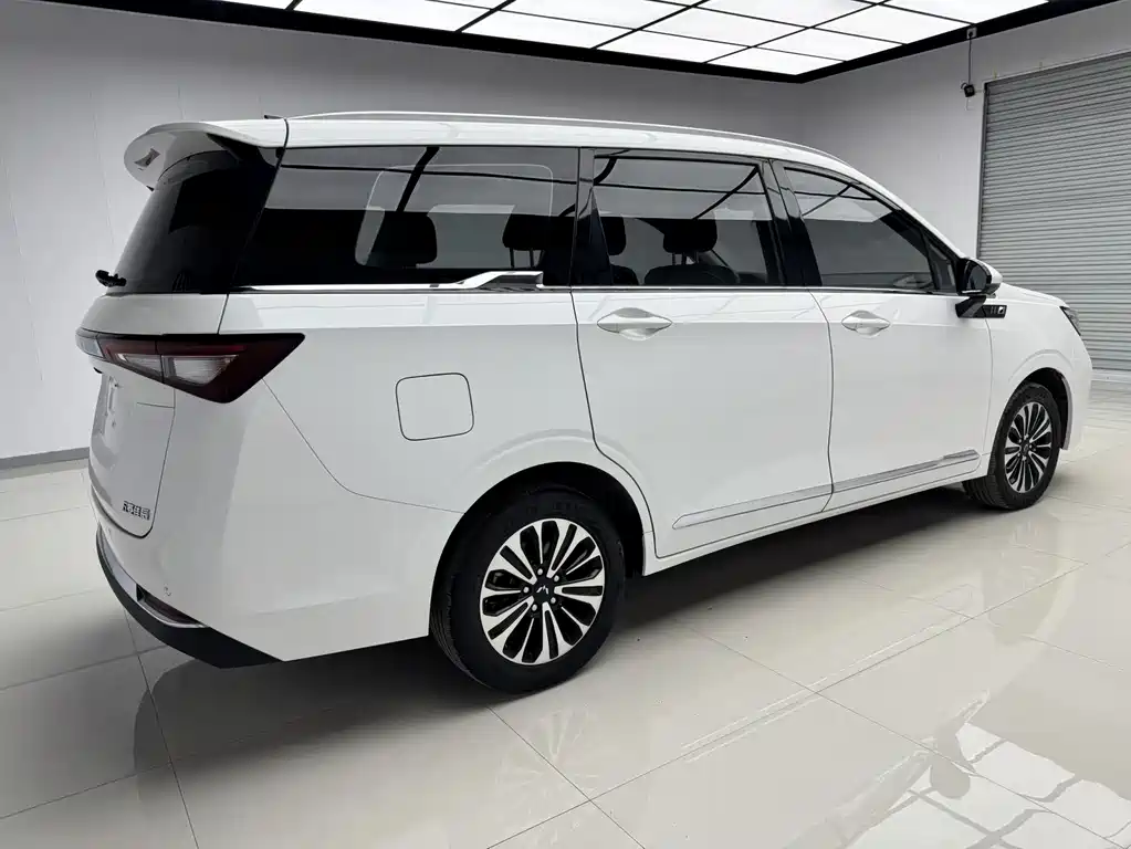 Wuling Jiachen 2022