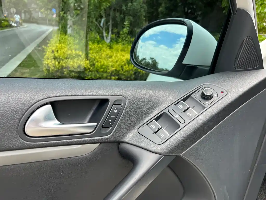 Volkswagen Tiguan 2016 — фото 18