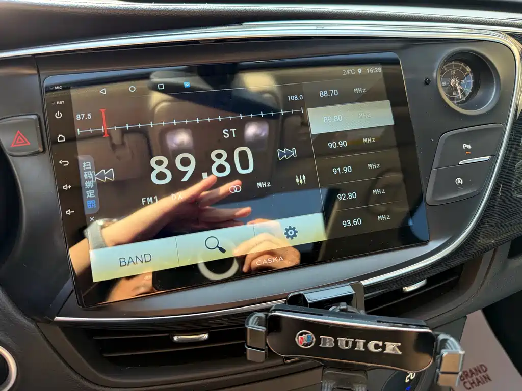 Buick Envision Plus 2016 — фото 14
