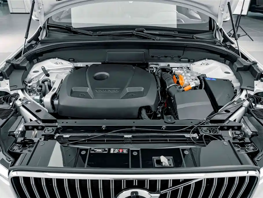 Volvo XC60 Plug-In Hybrid 2025 — фото 26
