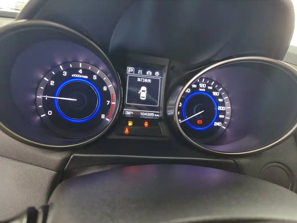 Changan Eado XT 2017 — фото 12