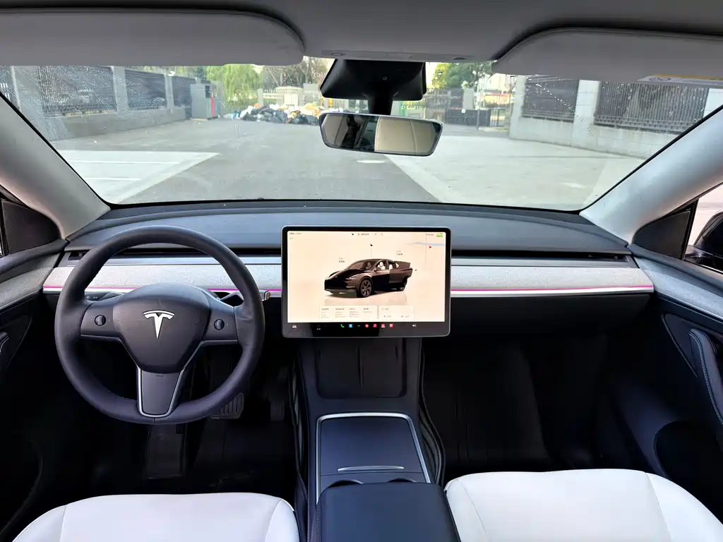 Tesla Model Y 2023 — фото 12