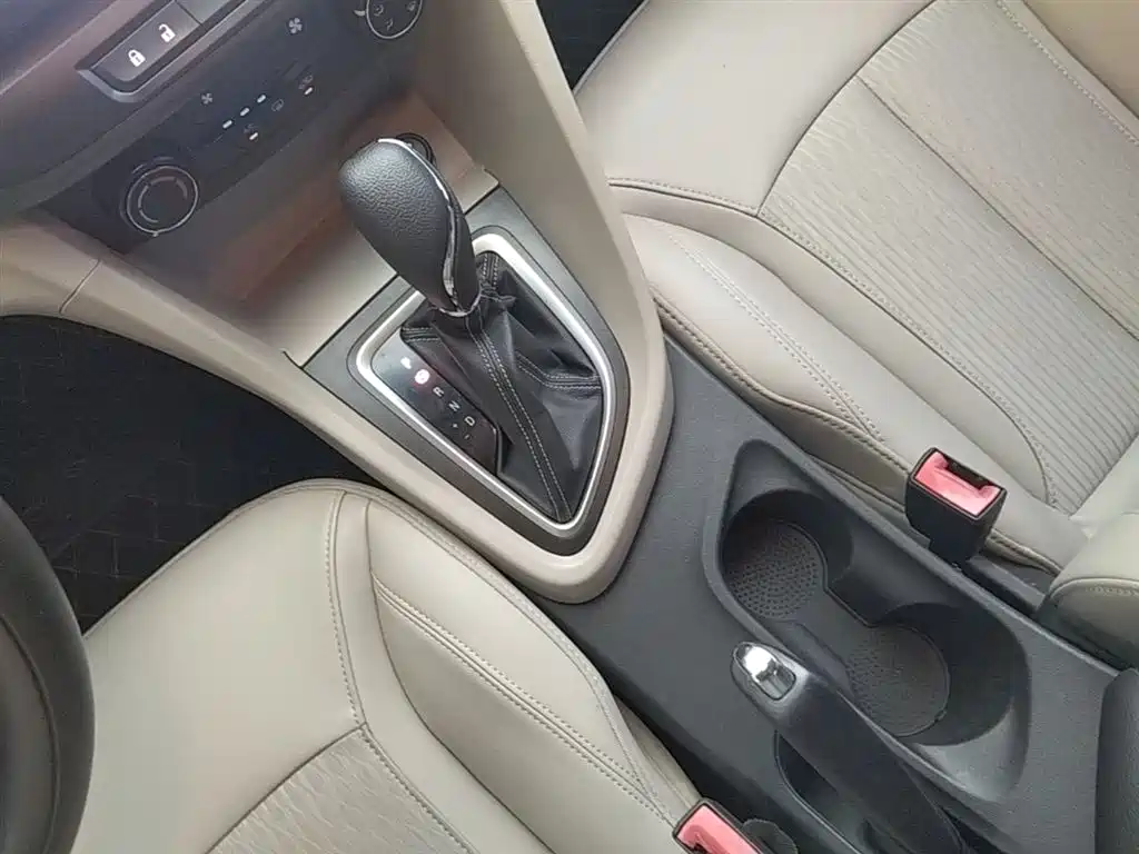 Buick Excelle 2017 — фото 14