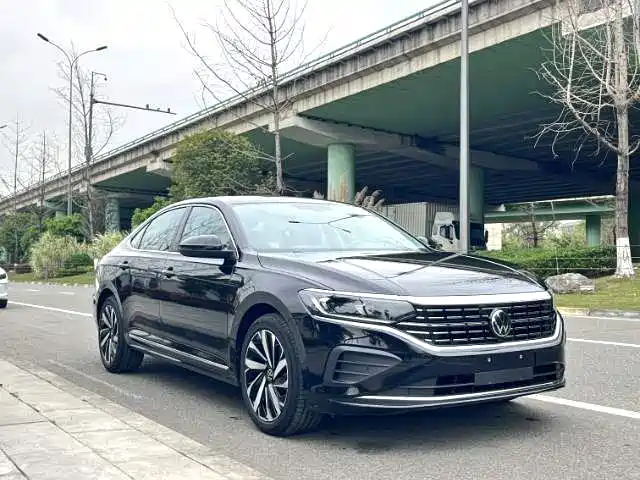 Volkswagen Passat 2023