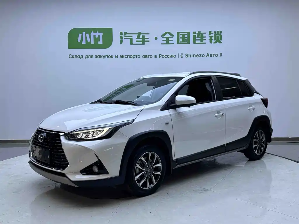 Toyota Yaris L 2022 — фото 1