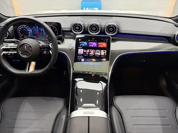Mercedes-Benz C-Class 2025