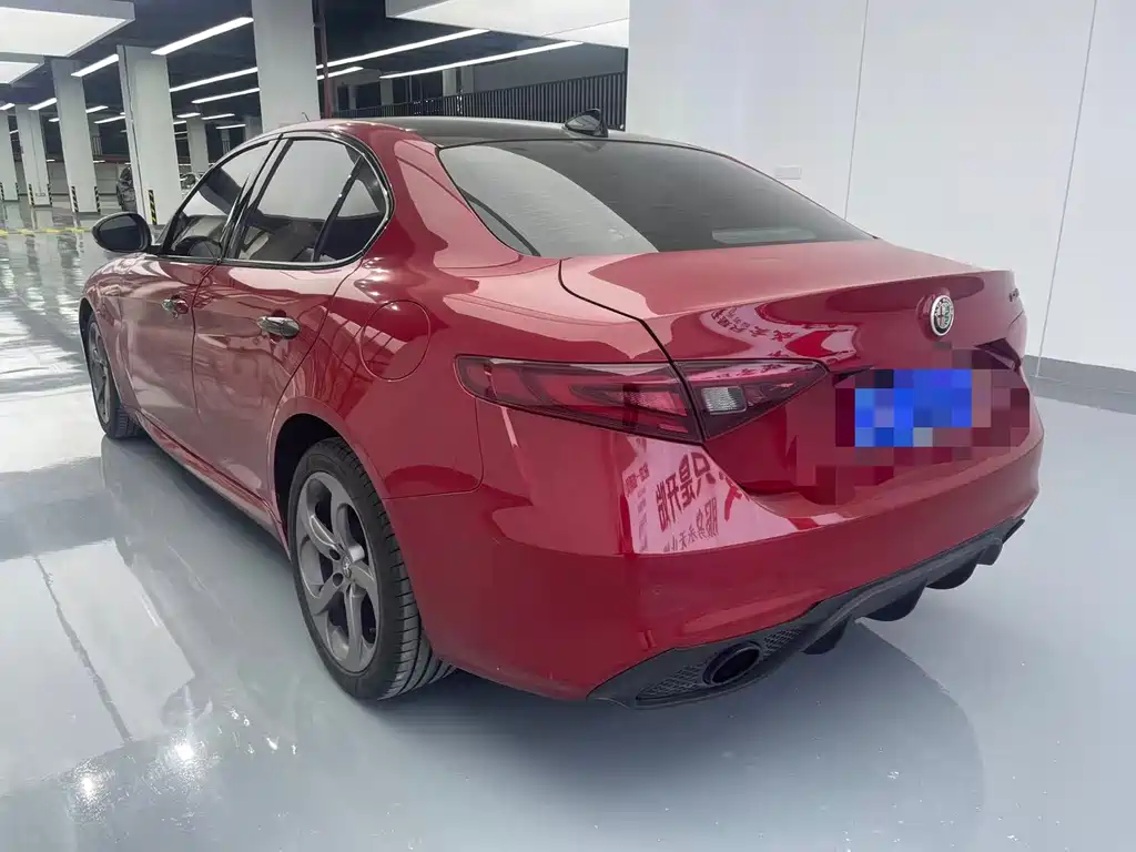 Alfa Romeo Giulia 2020 — фото 13