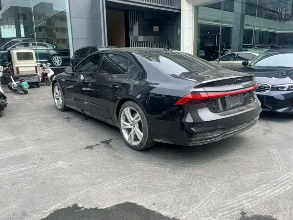 Audi A7L 2023