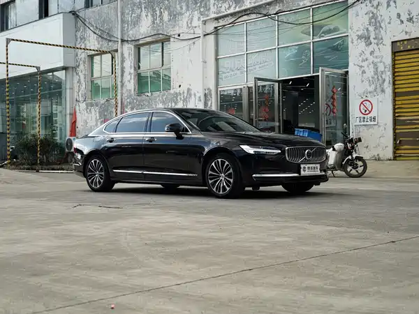 Volvo S90 2022
