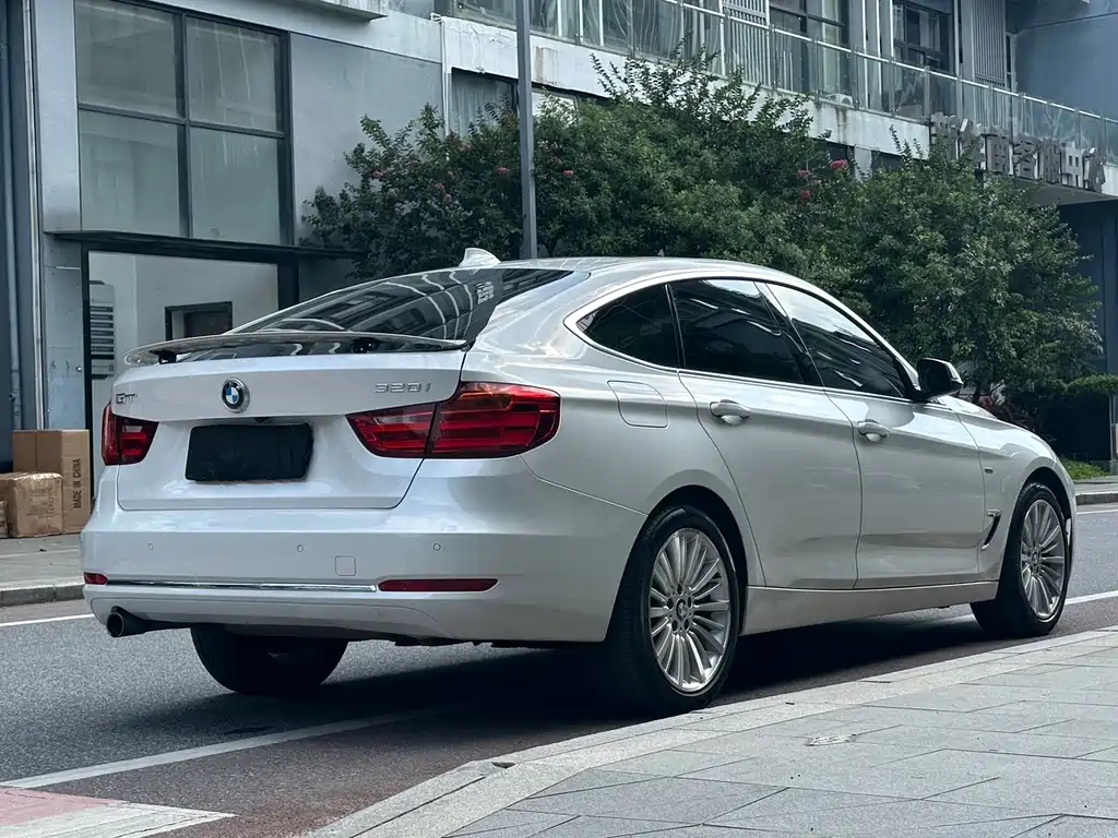 BMW 3 Series GT 2015 — фото 8