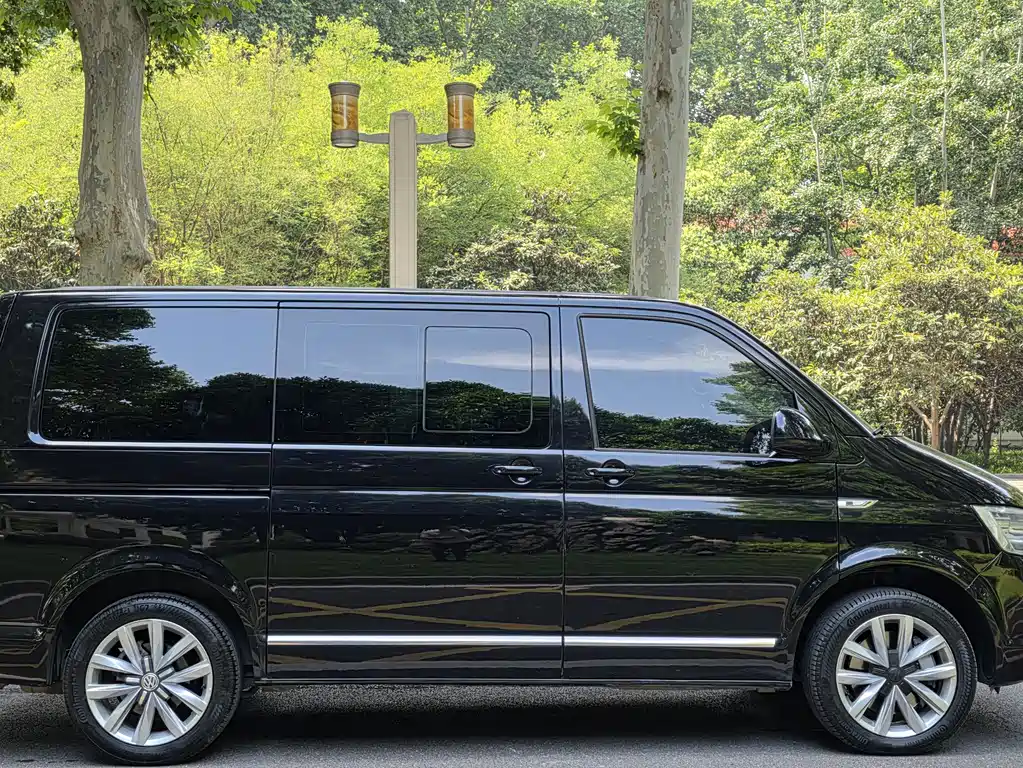 Volkswagen Multivan 2019 — фото 5