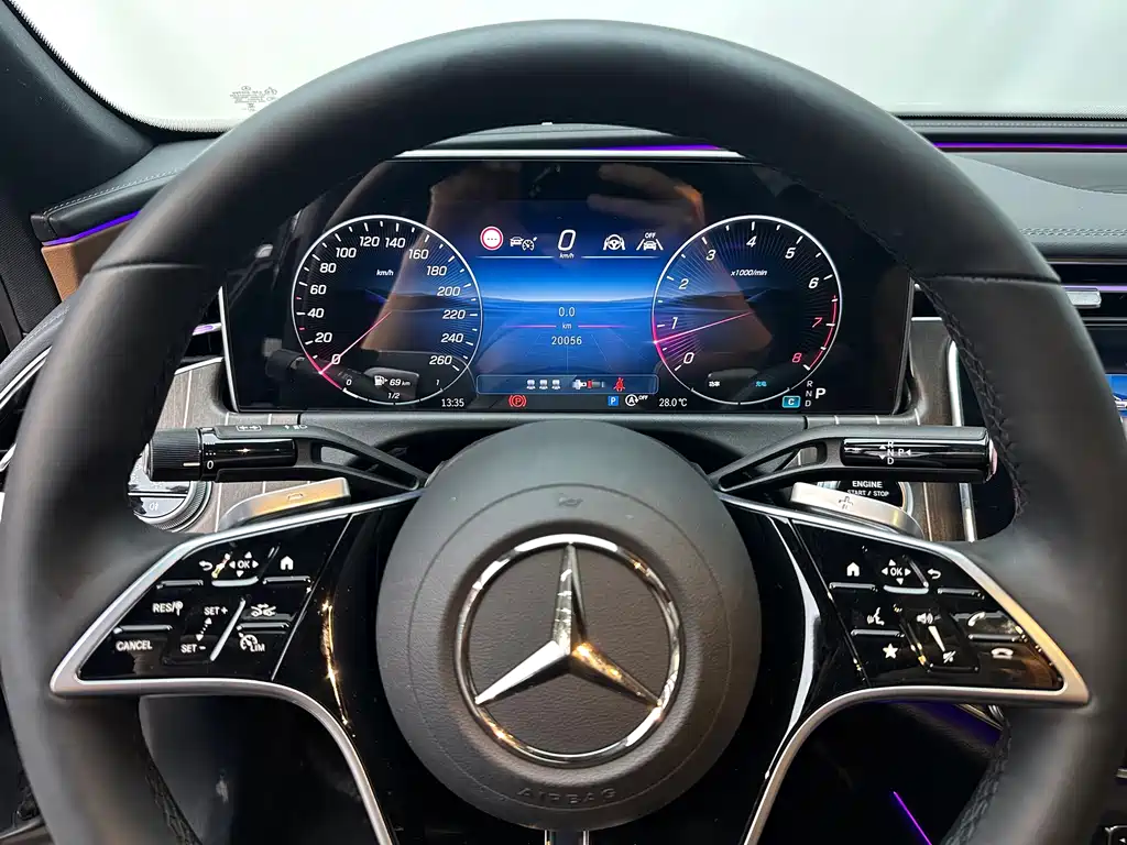 Mercedes-Benz E-Class 2025 — фото 4