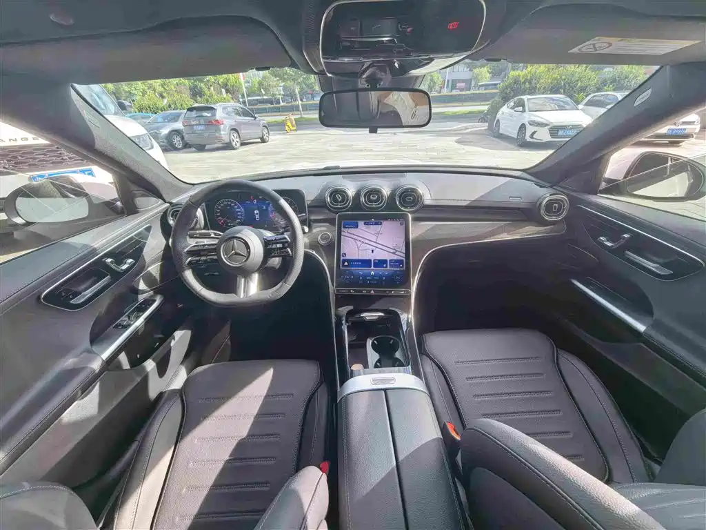 Mercedes-Benz C-Class 2025