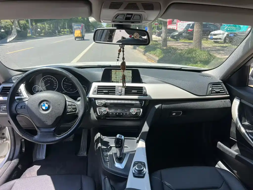 BMW 3 Series 2015 — фото 7