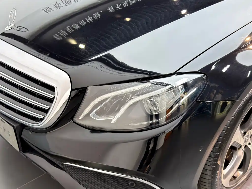 Mercedes-Benz E-Class 2018 — фото 16