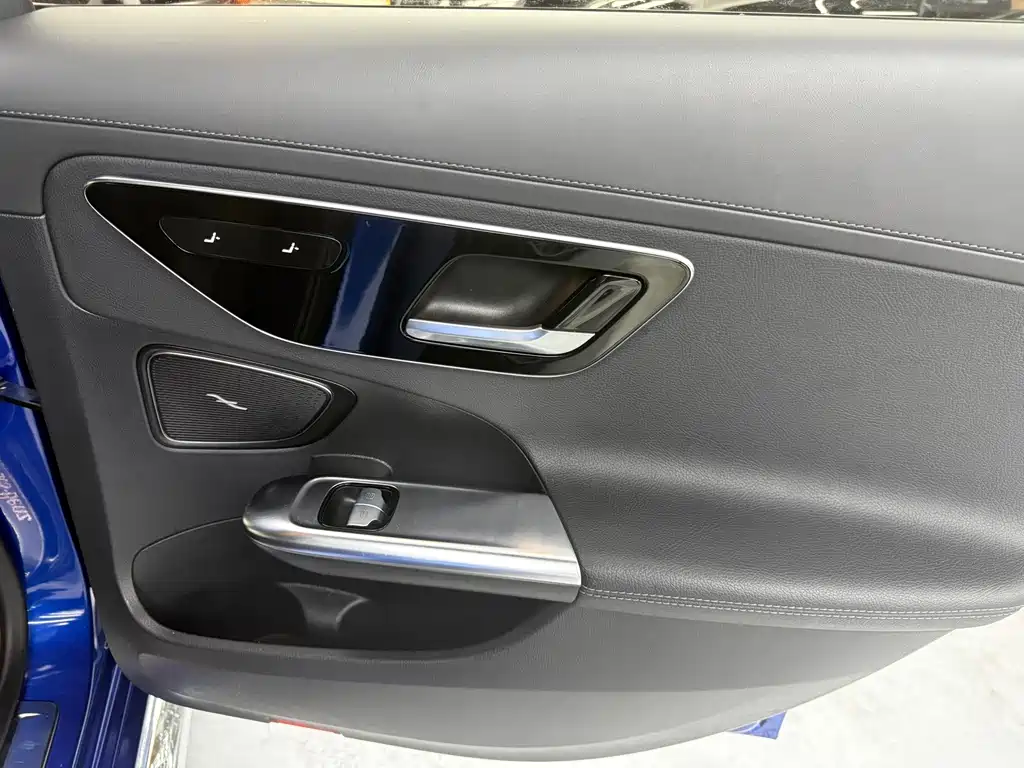 Mercedes-Benz C-Class 2022 — фото 13