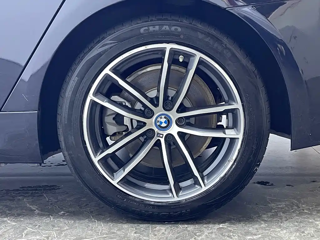 BMW 5 Series New Energy 2022 — фото 10