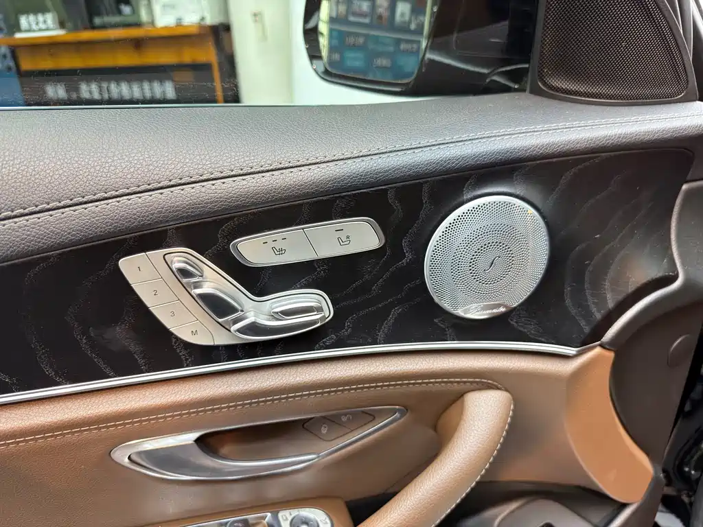 Mercedes-Benz E-Class 2018 — фото 17