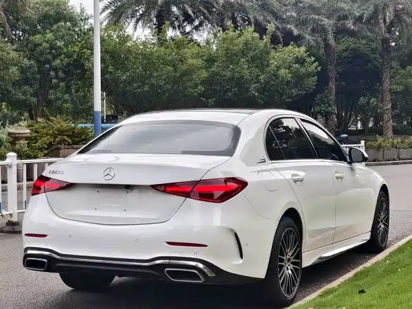 Mercedes-Benz C-Class 2024