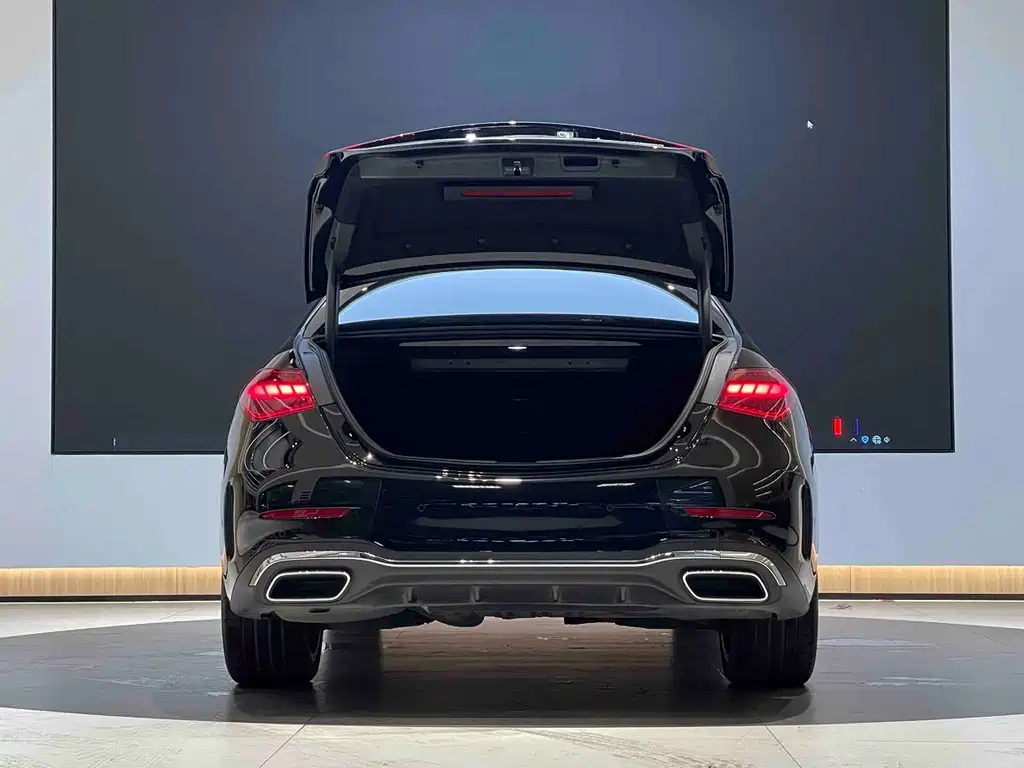 Mercedes-Benz C-Class 2023 — фото 29