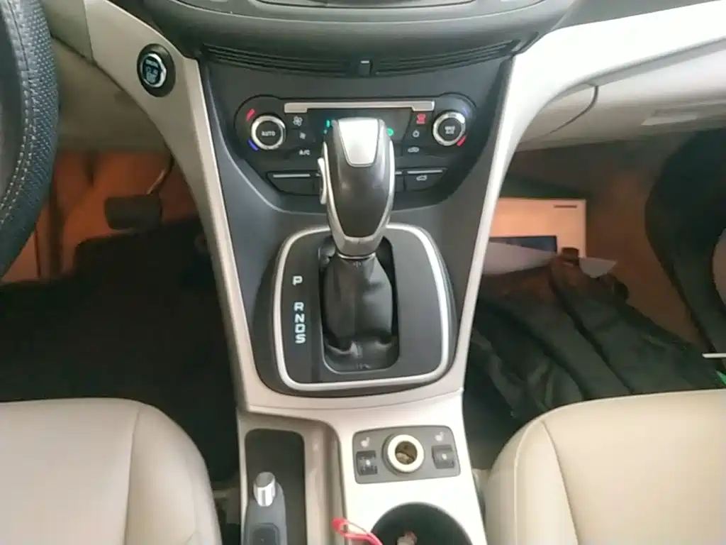 Ford Kuga 2016 — фото 14