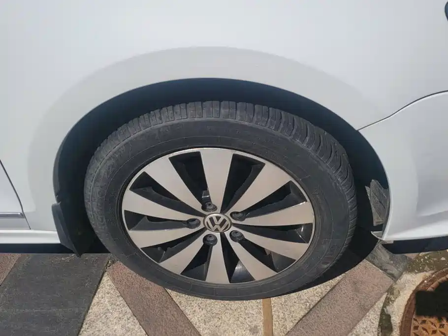 Volkswagen Sagitar 2018