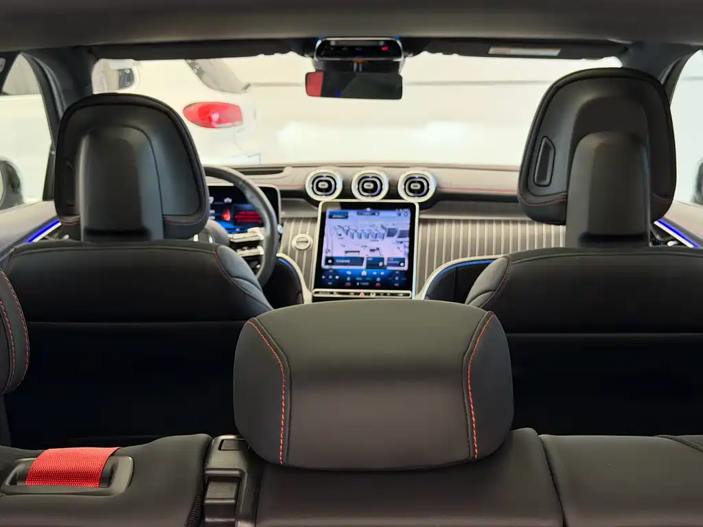 Mercedes-Benz GLC AMG 2025 — фото 16