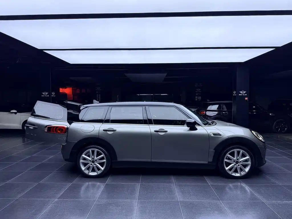 MINI Clubman 2019 — фото 8