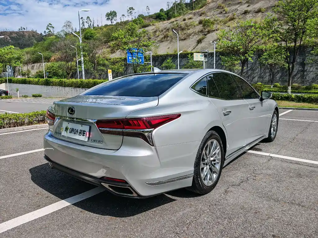 Lexus LS 2018 — фото 4