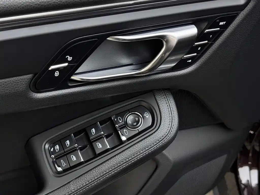 Porsche Macan 2016 — фото 17