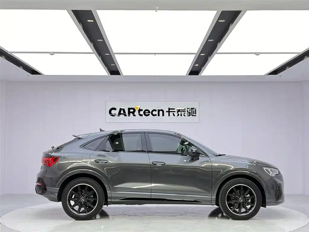 Audi Q3 Sportback 2023 — фото 6