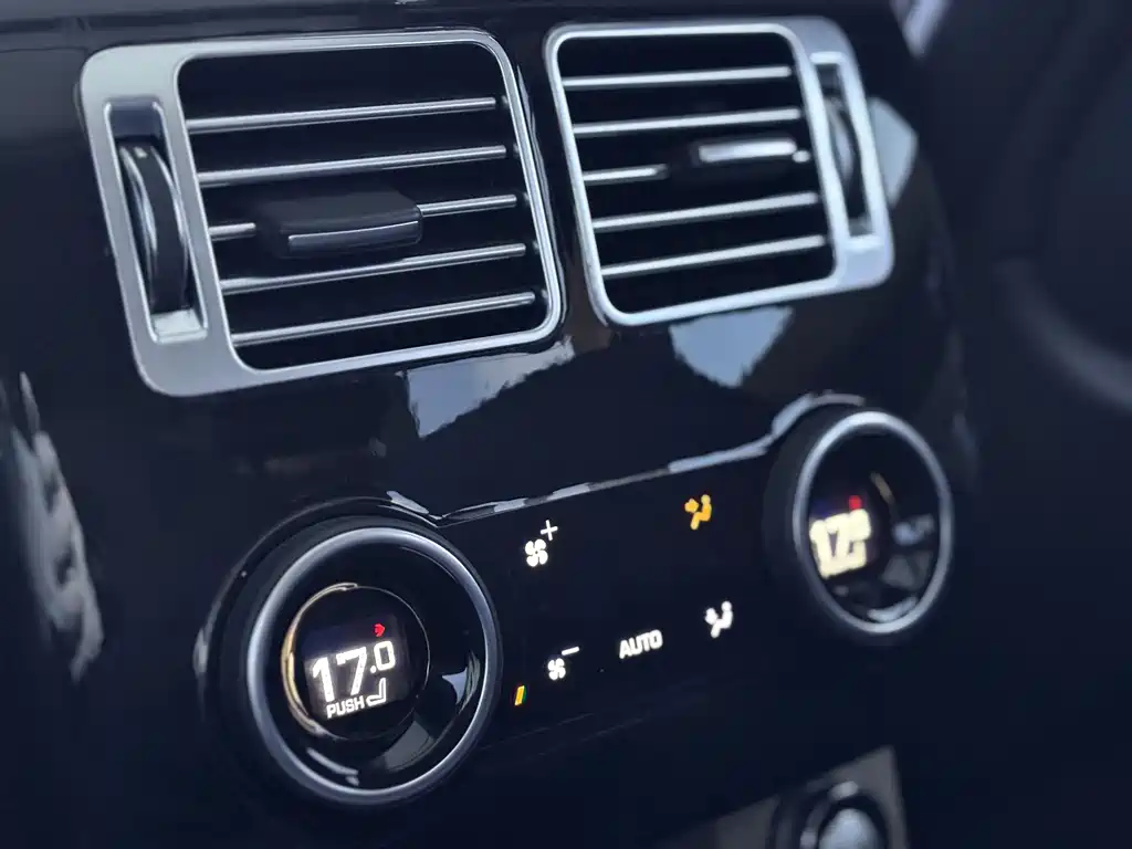 Land Rover Range Rover 2018 — фото 18