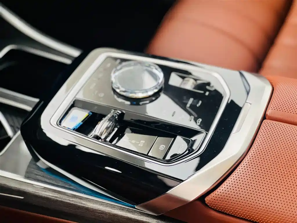 BMW i7 — фото 13