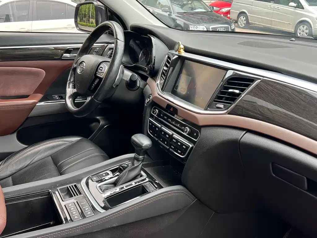 GAC Motor Trumpchi GS8 2017 — фото 16