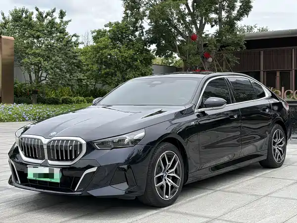 BMW i5 2024