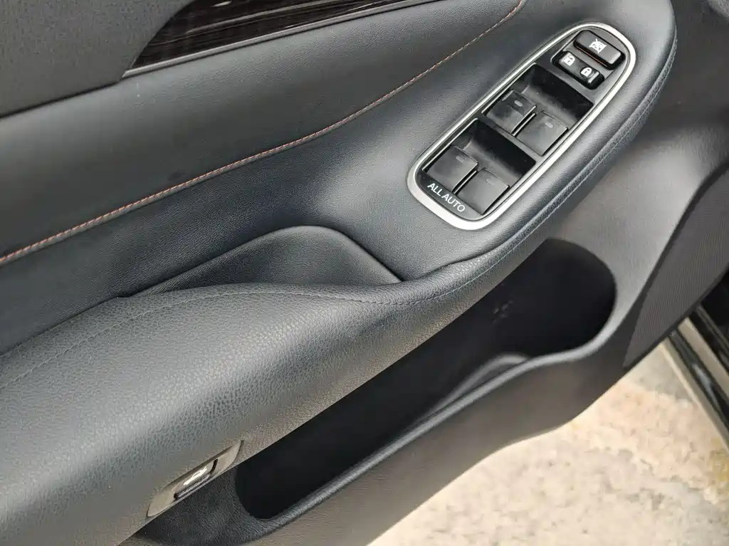 Toyota Crown 2015 — фото 10
