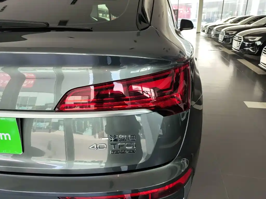 Audi Q5L Sportback 2022 — фото 24
