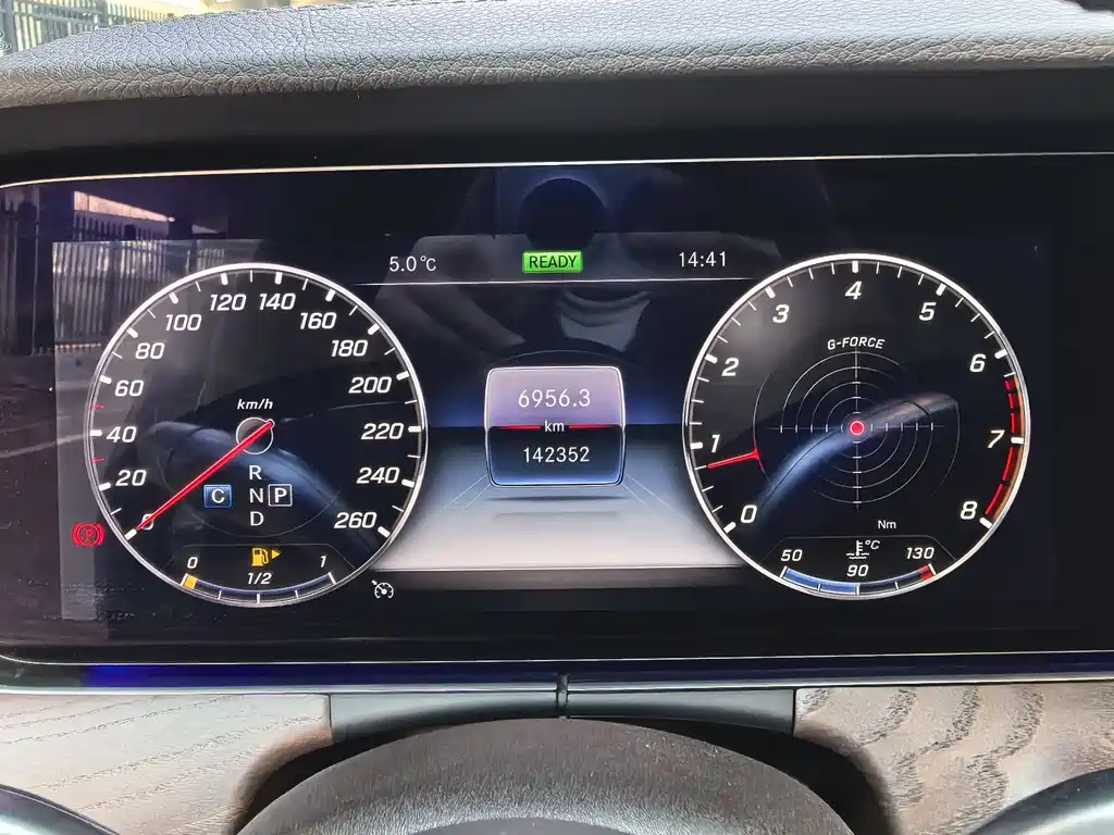 Mercedes-Benz E-Class 2020 — фото 15