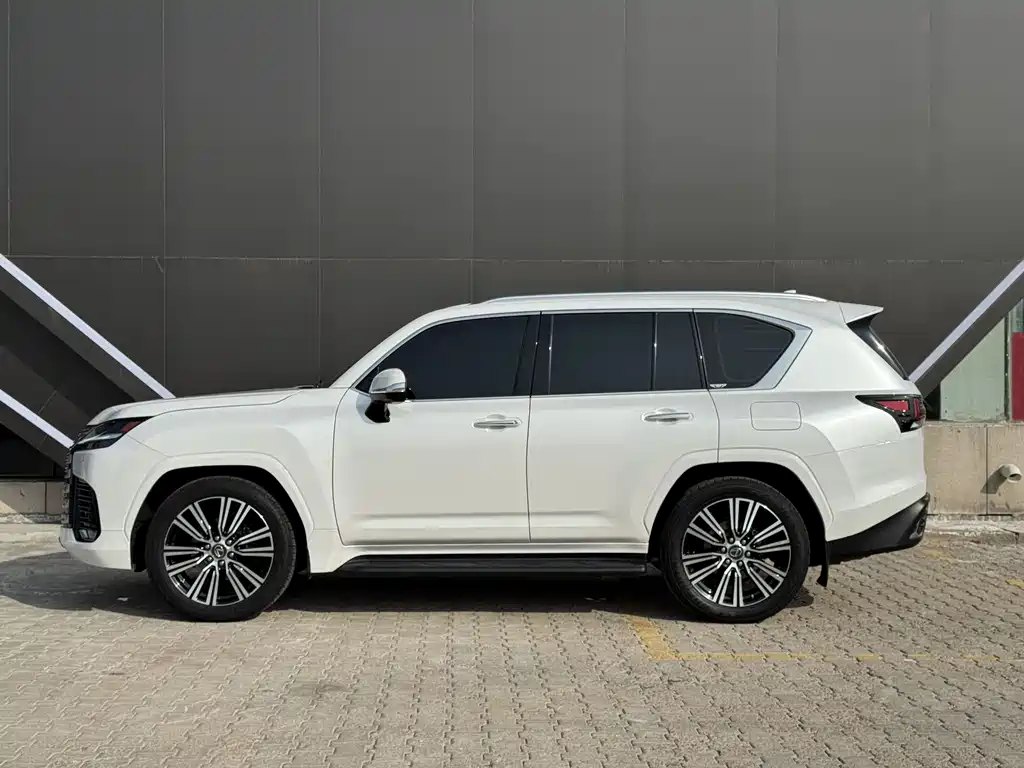 Lexus LX 2023 — фото 4