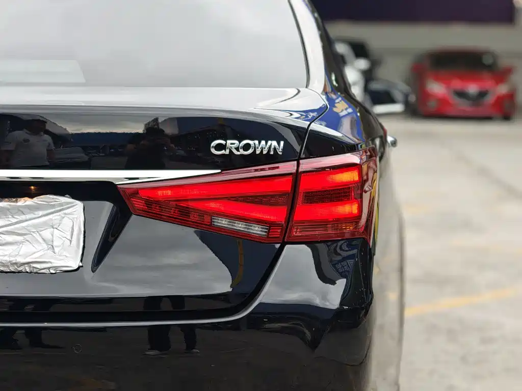 Toyota Crown 2015 — фото 22