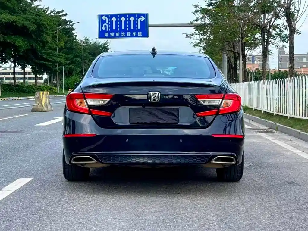 Honda Accord 2018 — фото 9