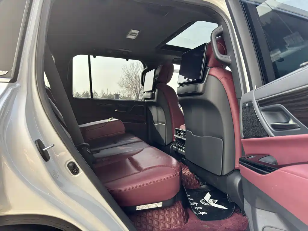 Lexus LX 2023 — фото 10
